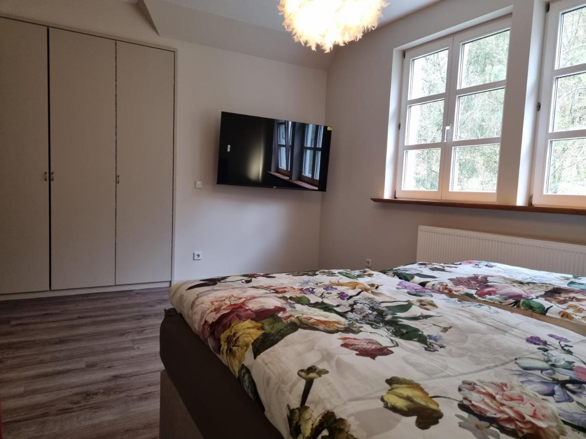 5 Sterne Bahnhoftraum, Appartement "Waldliebe" 133Qm, Grosse Terrasse 70Qm, Qr Code Scannen Fuer Virtuellen Rundgang, Premium Ausstattung Braunfels Ngoại thất bức ảnh